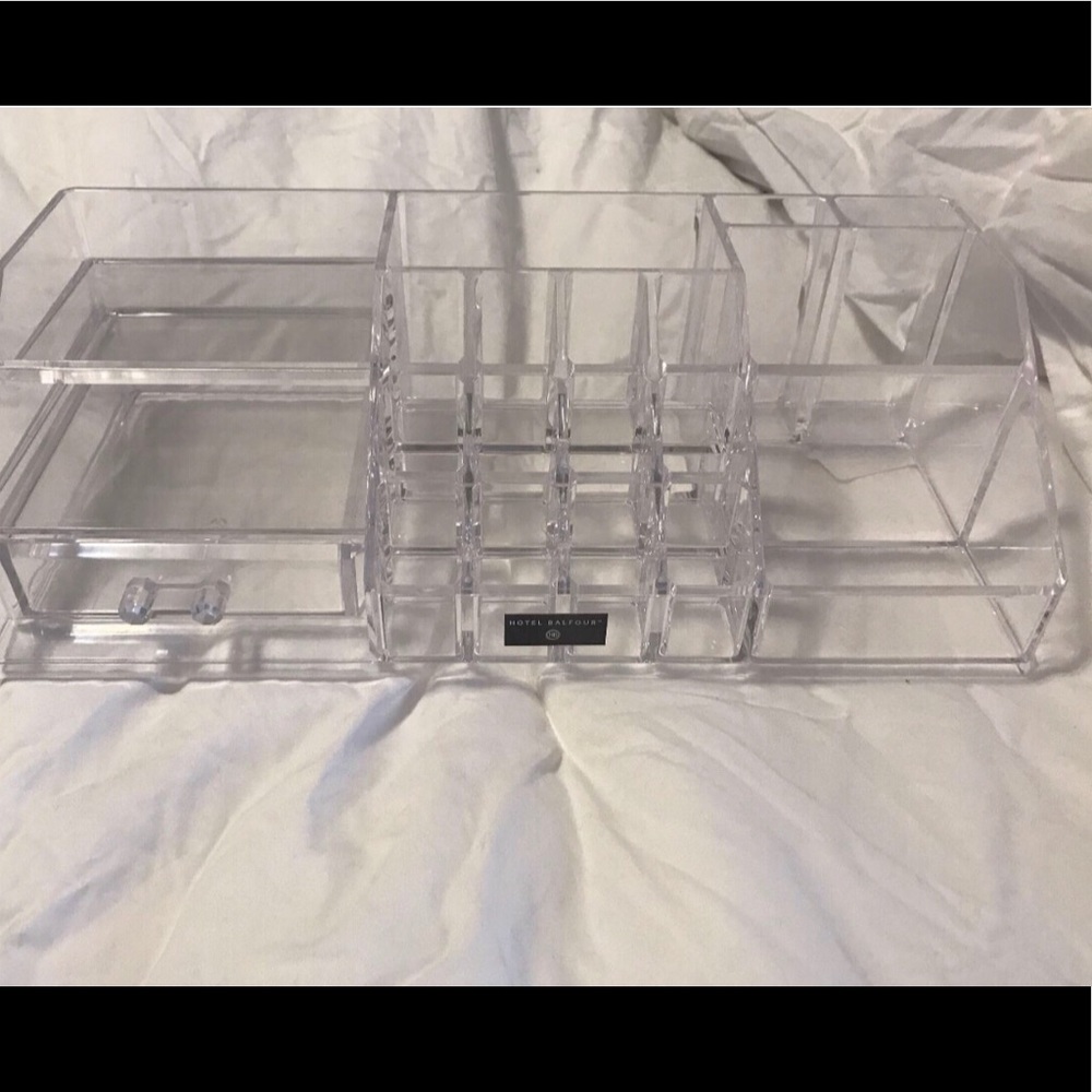 Acrylic makeup organizer